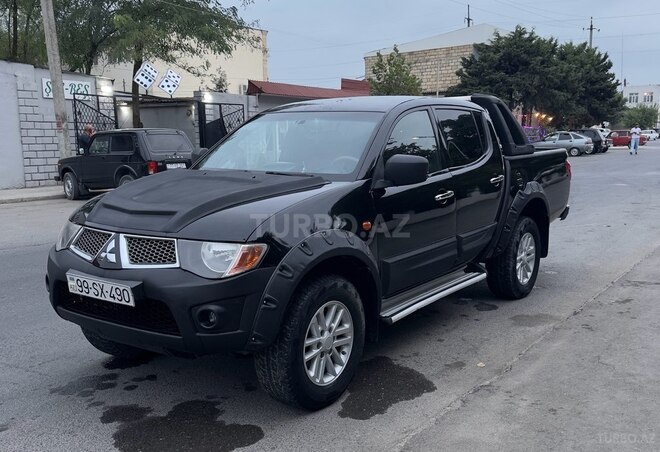 Mitsubishi L200 2014, 410,000 km - 2.5 l - Quba