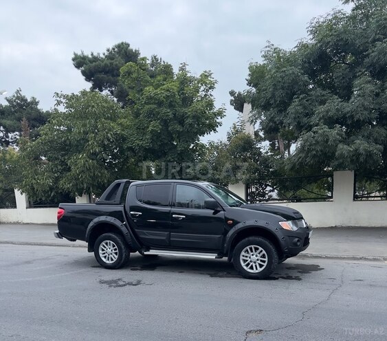 Mitsubishi L200 2014, 410,000 km - 2.5 l - Quba