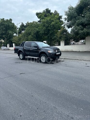 Mitsubishi L200 2014, 410,000 km - 2.5 l - Quba