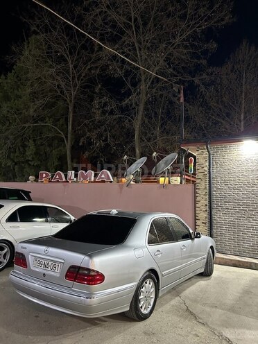 Mercedes E 320 2000, 405,000 km - 3.2 l - Quba