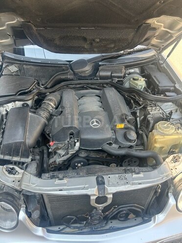 Mercedes E 320 2000, 405,000 km - 3.2 l - Quba