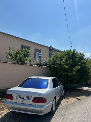 Mercedes E 320 2000, 405,000 km - 3.2 l - Quba