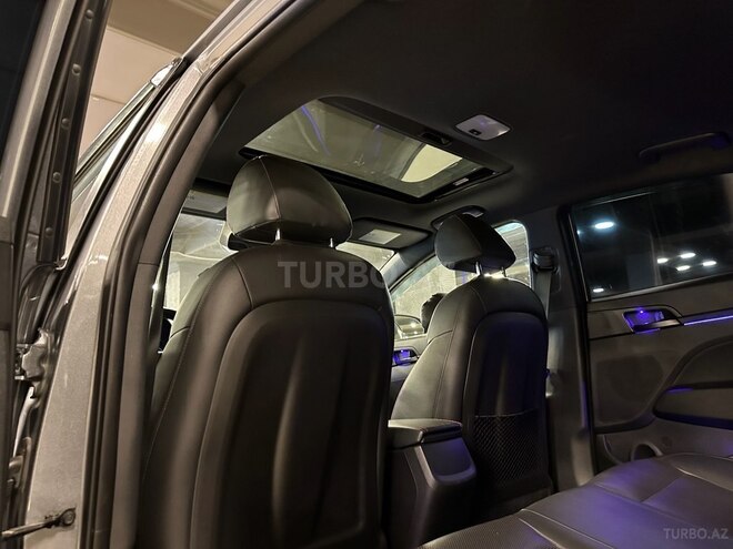 Hyundai Elantra 2018, 115,000 km - 1.6 l - Bakı