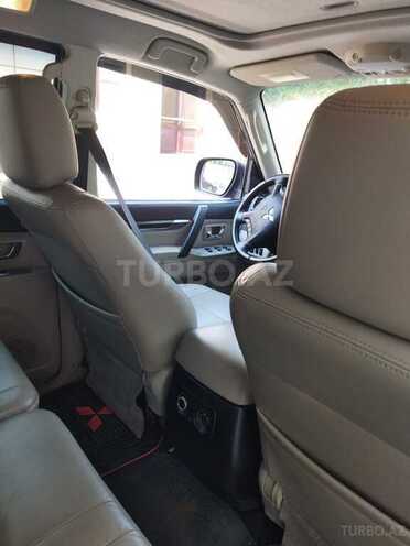 Mitsubishi Pajero 2011, 193,000 km - 3.5 l - Bakı