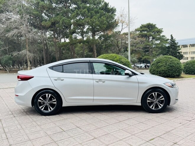 Hyundai Elantra 2018, 80,000 km - 2.0 l - Bakı