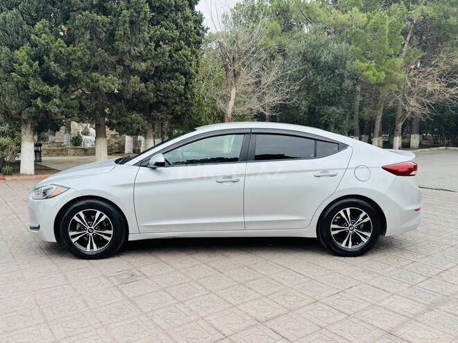 Hyundai Elantra 2018, 80,000 km - 2.0 l - Bakı