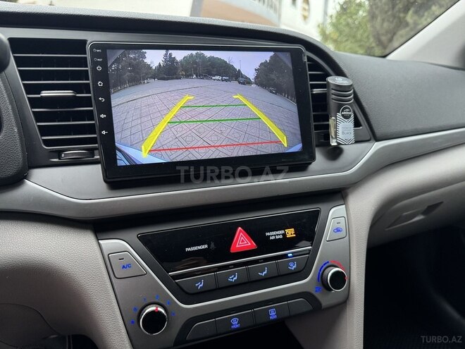 Hyundai Elantra 2018, 80,000 km - 2.0 l - Bakı