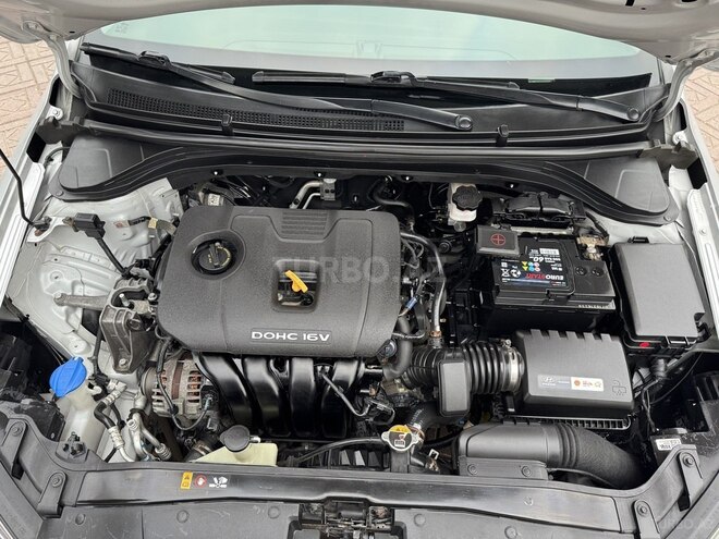Hyundai Elantra 2018, 80,000 km - 2.0 l - Bakı