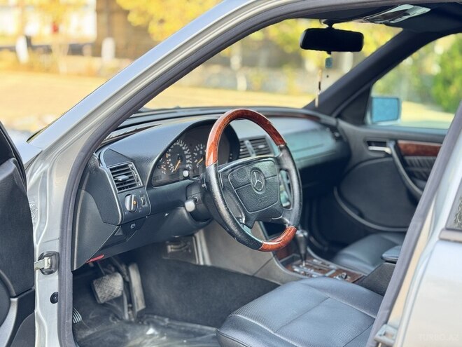Mercedes C 240 1999, 290,000 km - 2.4 l - Sabirabad