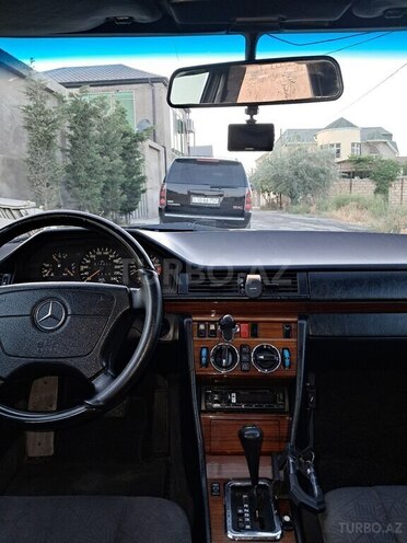 Mercedes E 220 1994, 315,000 km - 2.2 l - Bakı