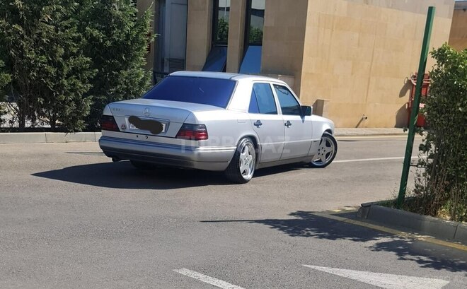 Mercedes E 220 1994, 315,000 km - 2.2 l - Bakı