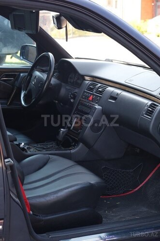 Mercedes E 240 1998, 320,000 km - 2.4 l - Bakı