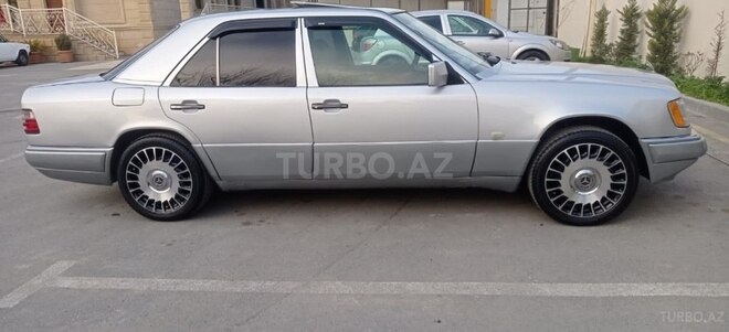Mercedes E 220 1995, 380,000 km - 2.2 l - Sumqayıt
