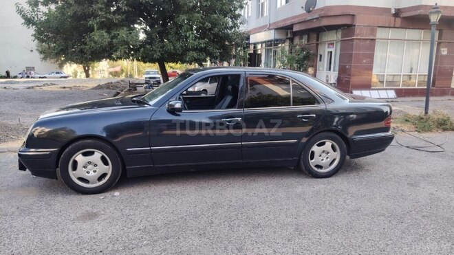Mercedes E 220 d 1999, 391,000 km - 2.2 l - Qəbələ