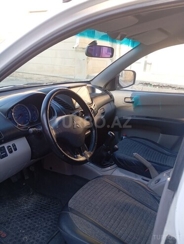 Mitsubishi L200 2007, 331,500 km - 2.5 l - Bakı