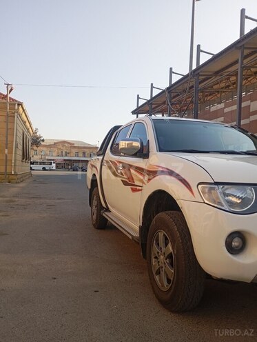 Mitsubishi L200 2007, 331,500 km - 2.5 l - Bakı