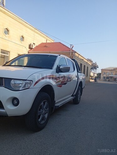 Mitsubishi L200 2007, 331,500 km - 2.5 l - Bakı