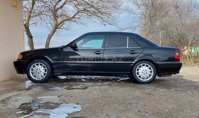 Mercedes C 230 1997, 320,000 km - 2.3 l - Beyləqan