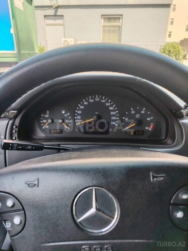 Mercedes E 220 d 1999, 333,000 km - 2.2 л - Bakı
