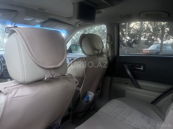 Infiniti FX35 2008, 280,000 km - 3.5 l - Salyan