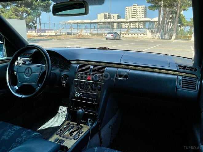 Mercedes E 240 1998, 321,100 km - 2.4 l - Sumqayıt