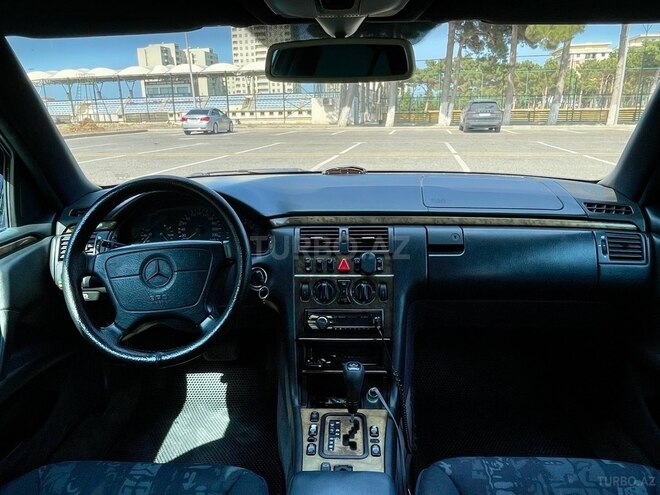 Mercedes E 240 1998, 321,100 km - 2.4 l - Sumqayıt