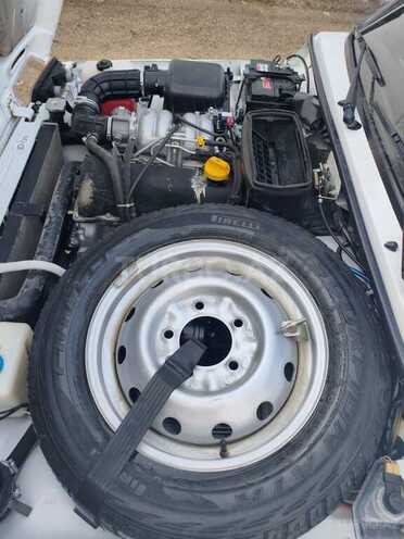 LADA (VAZ) Niva 2019, 8,400 km - 1.7 l - Yardımlı