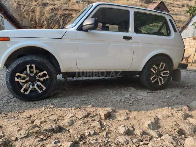LADA (VAZ) Niva 2019, 8,400 km - 1.7 l - Yardımlı