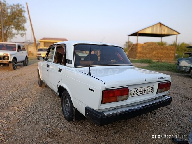 LADA (VAZ) 2107 2003, 170,000 km - 1.6 л - Saatlı