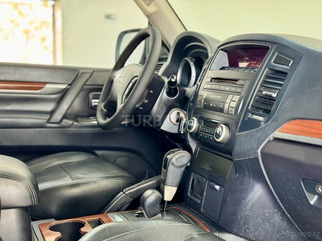 Mitsubishi Pajero 2008, 214,000 km - 3.0 l - Bakı