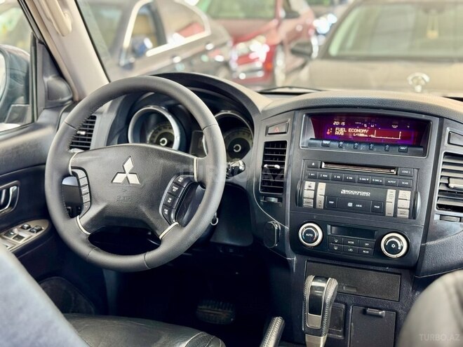 Mitsubishi Pajero 2008, 214,000 km - 3.0 l - Bakı