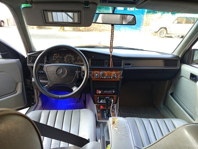 Mercedes 190 1993, 228,000 km - 2.3 l - Bakı