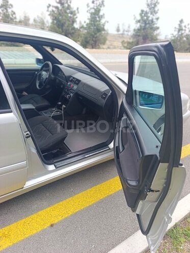 Mercedes C 200 1999, 510,337 km - 2.0 l - Naftalan
