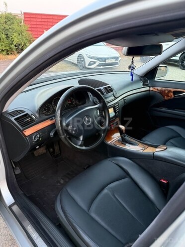 Mercedes E 270 2002, 250,279 km - 2.7 l - Bakı