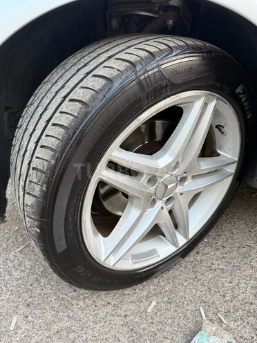Mercedes E 270 2002, 250,279 km - 2.7 l - Bakı