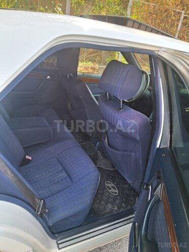 Mercedes E 200 1991, 617,444 km - 2.0 l - Göyçay