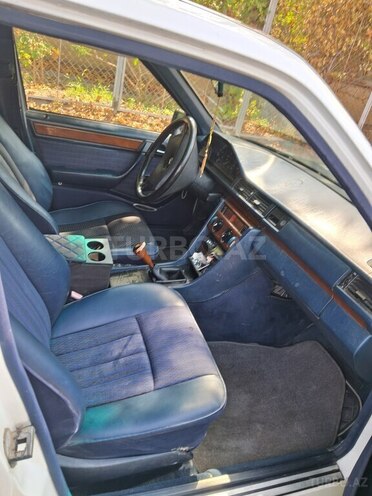 Mercedes E 200 1991, 617,444 km - 2.0 l - Göyçay