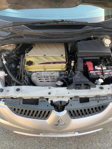 Mitsubishi Grandis 2003, 331,000 km - 2.4 l - Bakı