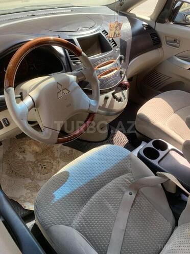 Mitsubishi Grandis 2003, 331,000 km - 2.4 l - Bakı