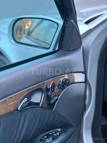 Mercedes E 270 2004, 320,000 km - 2.7 l - Bakı