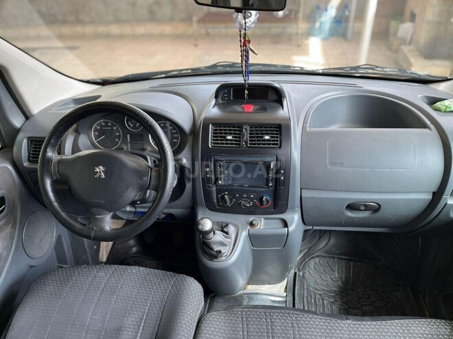 Peugeot  2013, 335,000 km - 2.0 l - Naxçıvan