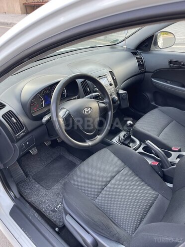 Hyundai i30 2009, 270,000 km - 1.4 l - Ağdaş