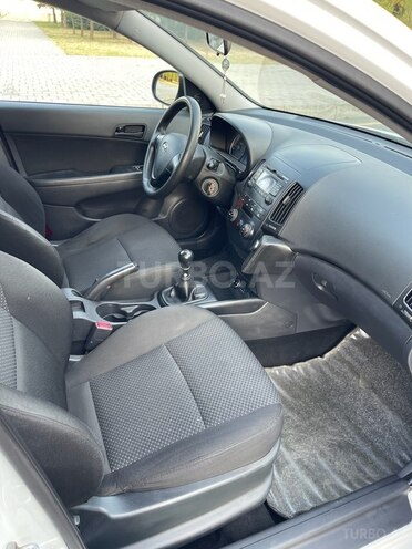 Hyundai i30 2009, 270,000 km - 1.4 l - Ağdaş