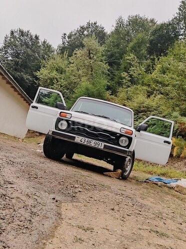 LADA (VAZ) Niva 2009, 658,000 km - 1.7 l - Lerik