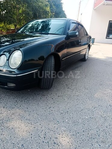 Mercedes E 220 d 2000, 347,000 km - 2.2 л - İmişli