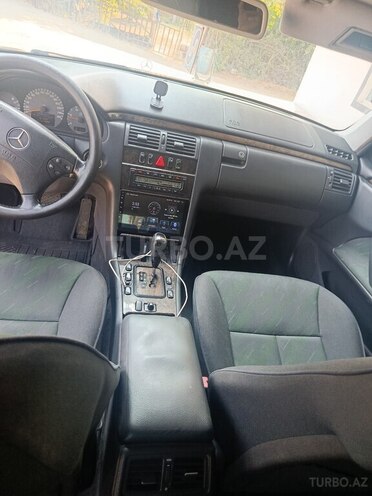 Mercedes E 220 d 2000, 347,000 km - 2.2 л - İmişli