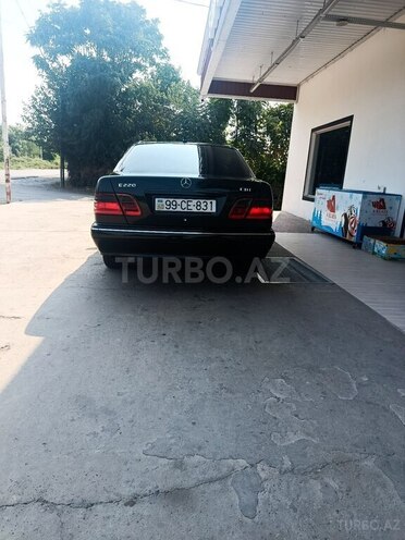 Mercedes E 220 d 2000, 347,000 km - 2.2 л - İmişli