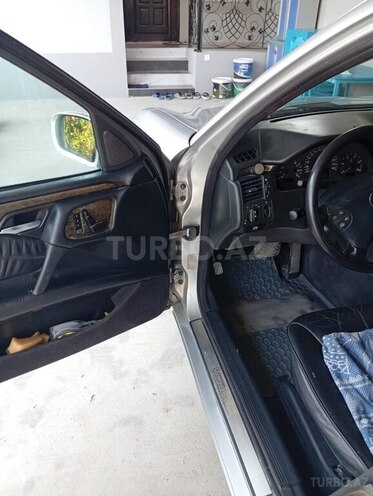 Mercedes E 270 2001, 480,000 km - 2.7 l - Bakı