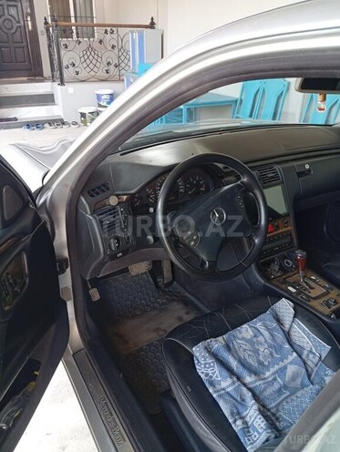 Mercedes E 270 2001, 480,000 km - 2.7 l - Bakı