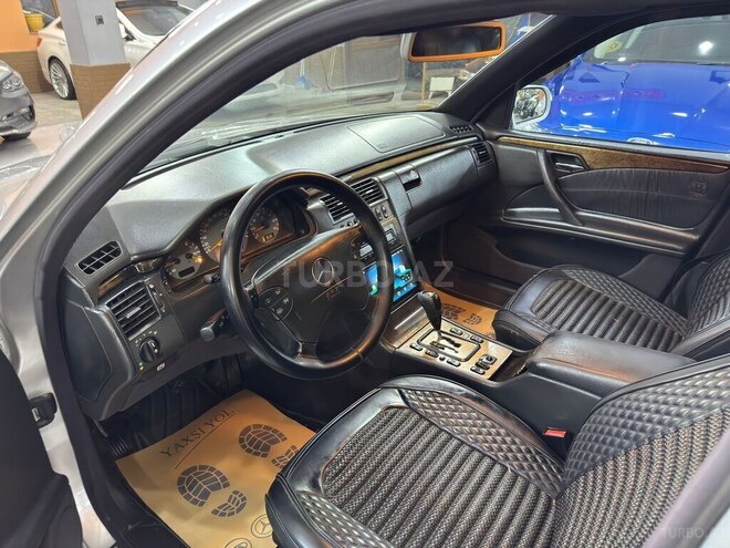 Mercedes E 240 2001, 275,488 km - 2.4 l - Xırdalan